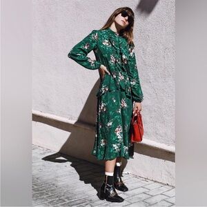 H &M dark green floral long dress oversized size 8 ruffles
